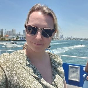 Meet your Posher, Helen